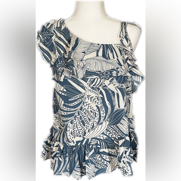 entro Tops - Entro NWT Adorable Ruffled Sleeveless Blouse Size M